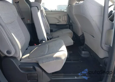 2022 Toyota Sienna Le z USA, uszkodzony, nr VIN 5TDKRKEC5NS101536